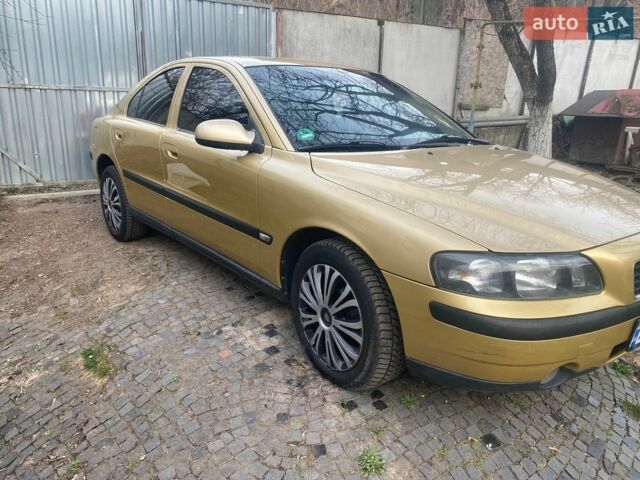 Вольво С60, объемом двигателя 2.4 л и пробегом 399 тыс. км за 4400 $, фото 1 на Automoto.ua