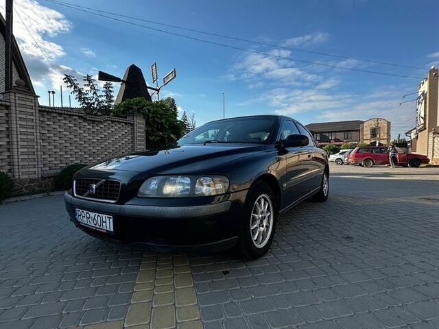 Вольво С60, объемом двигателя 2.4 л и пробегом 350 тыс. км за 2950 $, фото 1 на Automoto.ua
