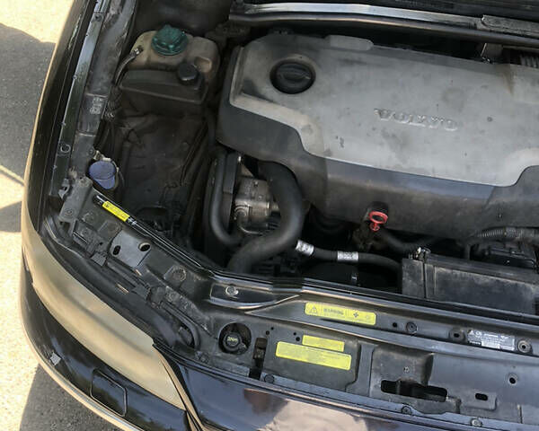 Вольво С60, об'ємом двигуна 2.4 л та пробігом 304 тис. км за 6000 $, фото 1 на Automoto.ua
