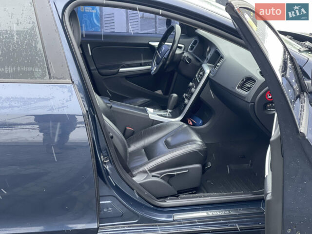 Вольво С60, объемом двигателя 2 л и пробегом 265 тыс. км за 8600 $, фото 1 на Automoto.ua