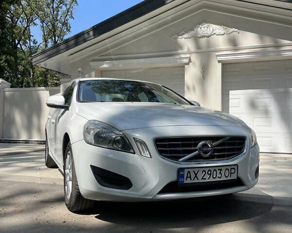 Вольво С60, об'ємом двигуна 1.98 л та пробігом 285 тис. км за 10000 $, фото 1 на Automoto.ua