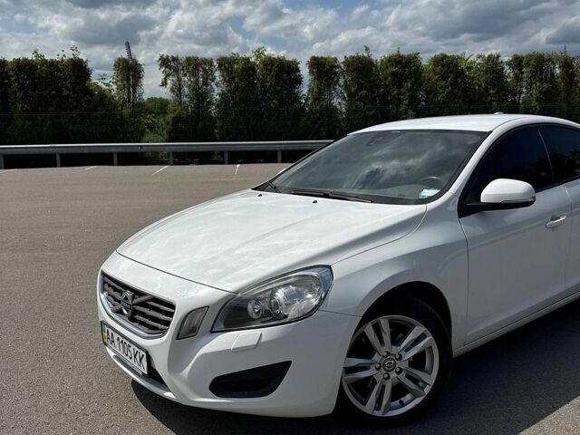 Вольво С60, объемом двигателя 2 л и пробегом 25 тыс. км за 10999 $, фото 1 на Automoto.ua