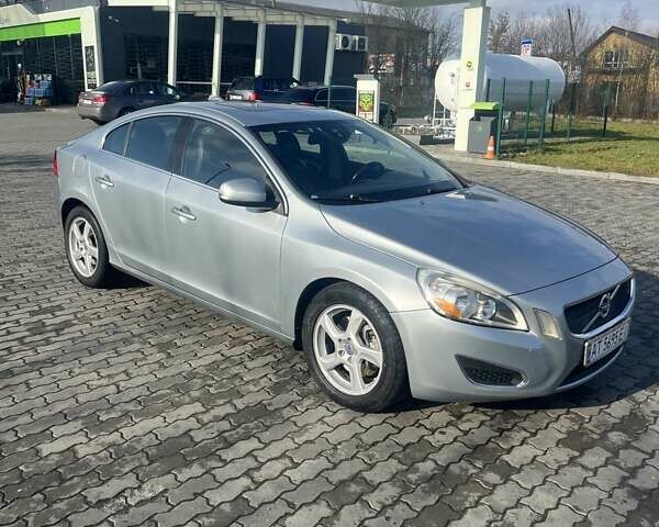 Вольво С60, объемом двигателя 2.52 л и пробегом 252 тыс. км за 7600 $, фото 1 на Automoto.ua