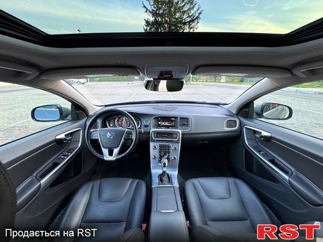 Вольво С60, об'ємом двигуна 2 л та пробігом 156 тис. км за 13699 $, фото 1 на Automoto.ua