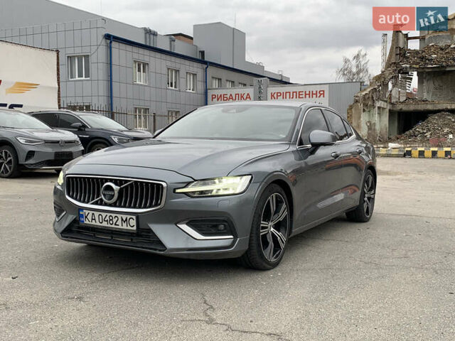 Вольво С60, объемом двигателя 2 л и пробегом 30 тыс. км за 22700 $, фото 1 на Automoto.ua