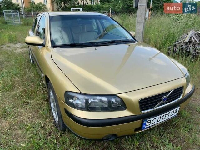 Жовтий Вольво С60, об'ємом двигуна 2.44 л та пробігом 220 тис. км за 6000 $, фото 1 на Automoto.ua