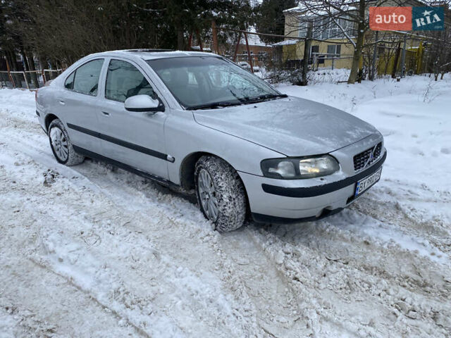 Серый Вольво С60, объемом двигателя 2.32 л и пробегом 231 тыс. км за 3999 $, фото 1 на Automoto.ua