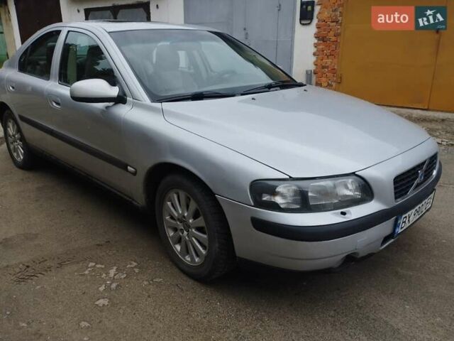 Вольво С60 2001 в Славуте на Automoto.ua Серый Вольво С60, объемом двигателя 2.32 л и пробегом 230 тыс. км за 3380 $, фото 1 на Automoto.ua