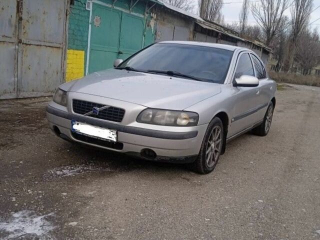 Серый Вольво С60, объемом двигателя 0 л и пробегом 350 тыс. км за 3500 $, фото 1 на Automoto.ua