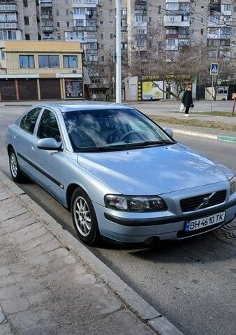 Серый Вольво С60, объемом двигателя 2.44 л и пробегом 360 тыс. км за 5000 $, фото 1 на Automoto.ua