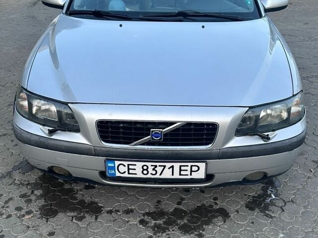 Серый Вольво С60, объемом двигателя 2.4 л и пробегом 373 тыс. км за 3200 $, фото 1 на Automoto.ua