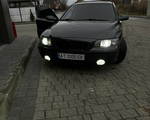 Серый Вольво С60, объемом двигателя 2.4 л и пробегом 328 тыс. км за 4999 $, фото 1 на Automoto.ua