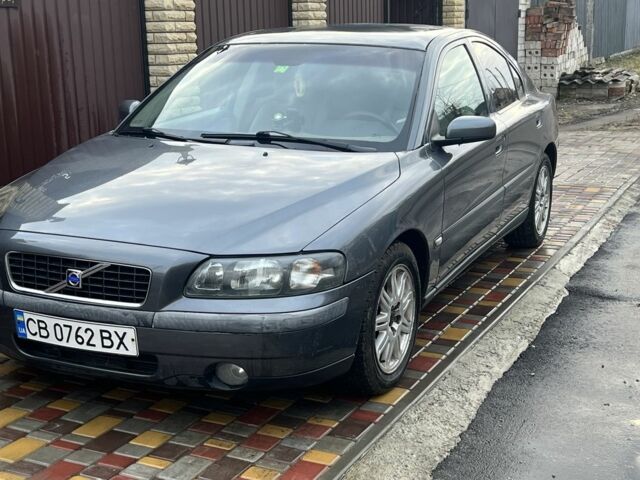 Серый Вольво С60, объемом двигателя 2.4 л и пробегом 200 тыс. км за 4650 $, фото 1 на Automoto.ua