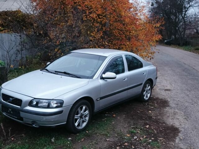 Серый Вольво С60, объемом двигателя 0 л и пробегом 246 тыс. км за 2900 $, фото 1 на Automoto.ua