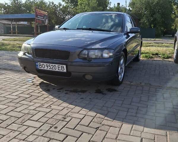 Серый Вольво С60, объемом двигателя 2.52 л и пробегом 340 тыс. км за 5300 $, фото 1 на Automoto.ua