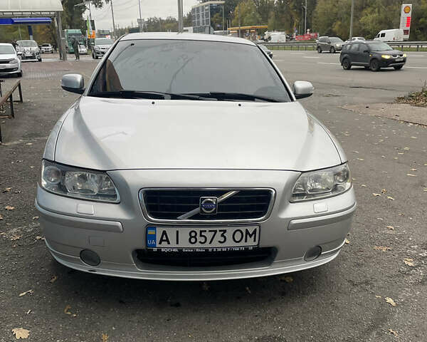 Вольво С60 2006 у Києві на Automoto.ua Сірий Вольво С60, об'ємом двигуна 2.4 л та пробігом 229 тис. км за 9800 $, фото 1 на Automoto.ua
