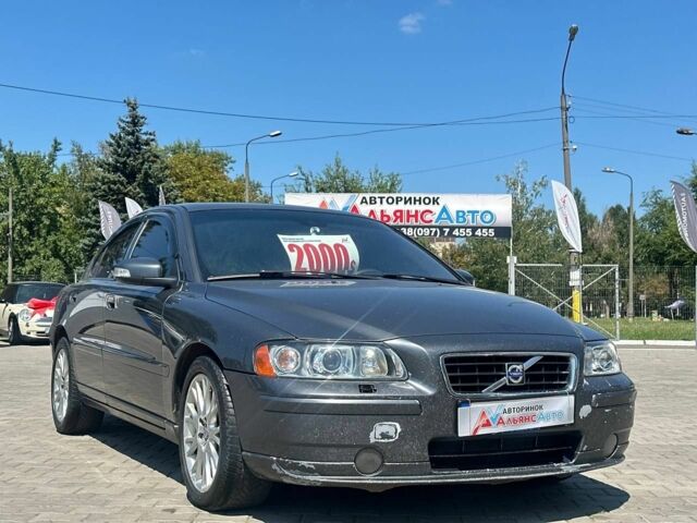Серый Вольво С60, объемом двигателя 2.4 л и пробегом 357 тыс. км за 6704 $, фото 1 на Automoto.ua