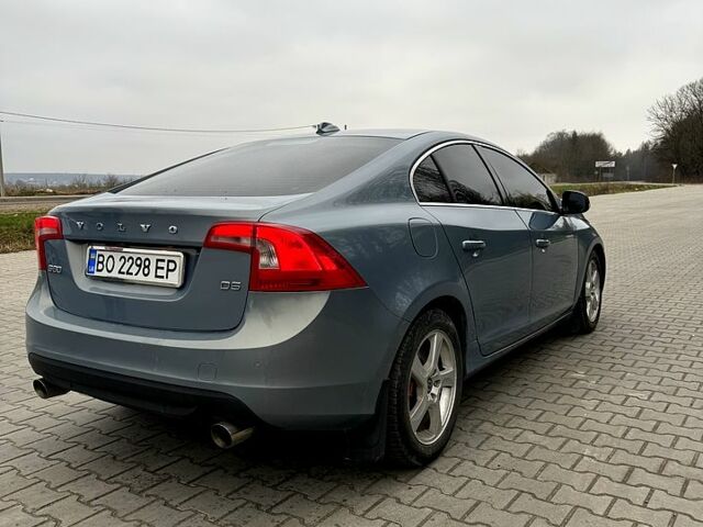 Сірий Вольво С60, об'ємом двигуна 2.4 л та пробігом 289 тис. км за 10500 $, фото 1 на Automoto.ua