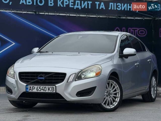 Серый Вольво С60, объемом двигателя 2.44 л и пробегом 220 тыс. км за 9299 $, фото 1 на Automoto.ua