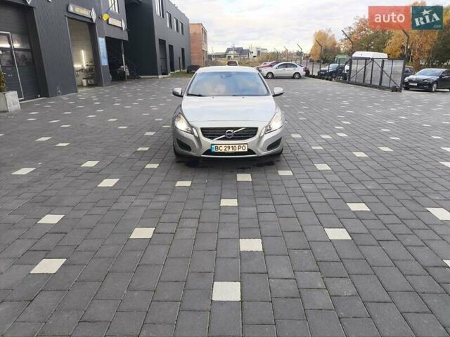 Вольво С60 2011 в Трускавце на Automoto.ua Серый Вольво С60, объемом двигателя 1.6 л и пробегом 232 тыс. км за 10000 $, фото 1 на Automoto.ua