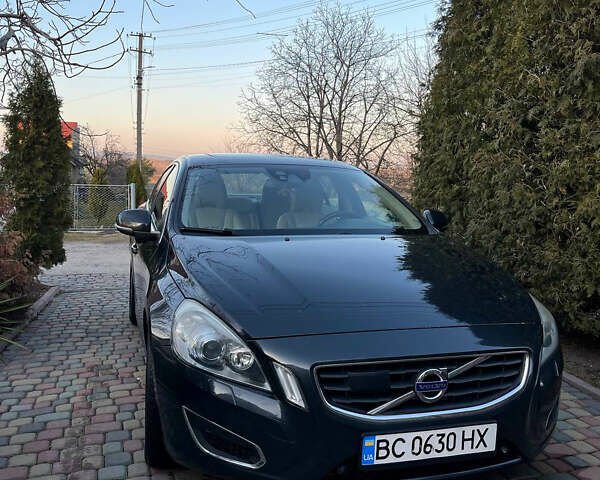 Серый Вольво С60, объемом двигателя 1.98 л и пробегом 185 тыс. км за 9000 $, фото 1 на Automoto.ua