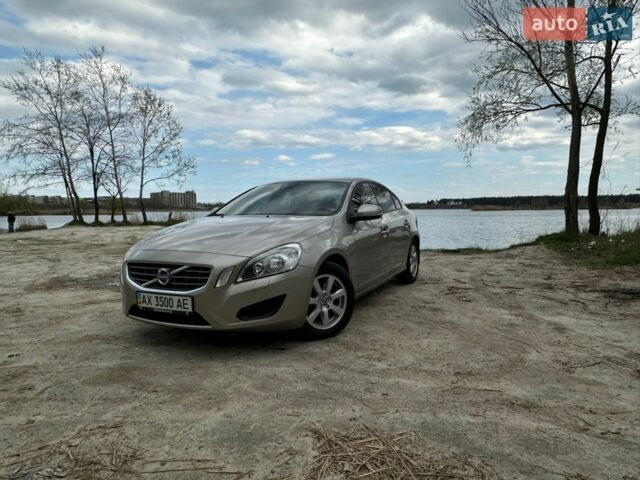 Серый Вольво С60, объемом двигателя 1.6 л и пробегом 120 тыс. км за 10300 $, фото 1 на Automoto.ua