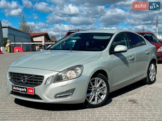Серый Вольво С60, объемом двигателя 1.6 л и пробегом 209 тыс. км за 8990 $, фото 1 на Automoto.ua