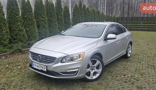 Серый Вольво С60, объемом двигателя 2.5 л и пробегом 139 тыс. км за 10400 $, фото 1 на Automoto.ua