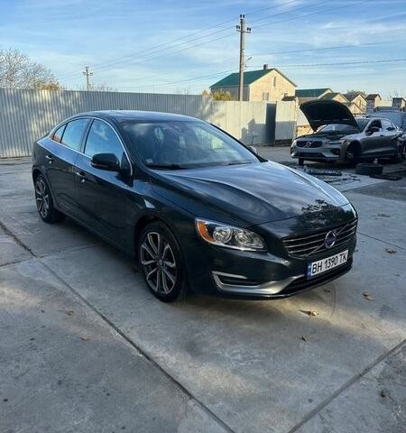 Серый Вольво С60, объемом двигателя 2.5 л и пробегом 206 тыс. км за 10200 $, фото 1 на Automoto.ua