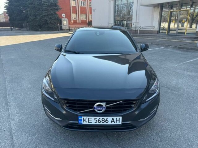 Серый Вольво С60, объемом двигателя 2 л и пробегом 187 тыс. км за 12700 $, фото 1 на Automoto.ua