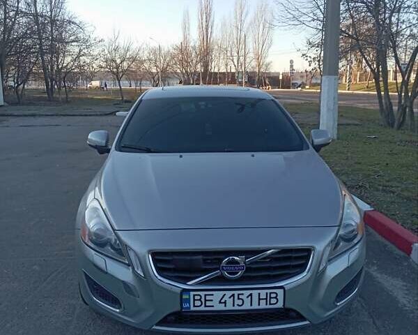 Серый Вольво С60, объемом двигателя 2.52 л и пробегом 166 тыс. км за 12000 $, фото 1 на Automoto.ua