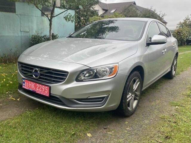 Серый Вольво С60, объемом двигателя 2.5 л и пробегом 285 тыс. км за 8950 $, фото 1 на Automoto.ua