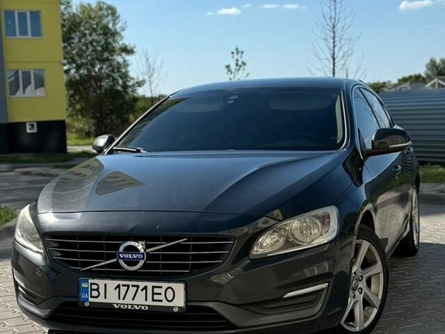Серый Вольво С60, объемом двигателя 1.56 л и пробегом 260 тыс. км за 12199 $, фото 1 на Automoto.ua