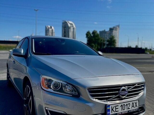 Сірий Вольво С60, об'ємом двигуна 2 л та пробігом 207 тис. км за 11800 $, фото 1 на Automoto.ua