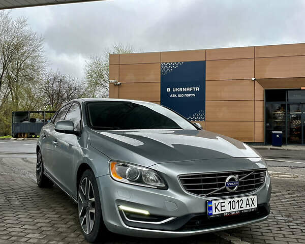 Серый Вольво С60, объемом двигателя 2 л и пробегом 208 тыс. км за 12300 $, фото 1 на Automoto.ua