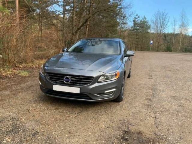 Серый Вольво С60, объемом двигателя 2 л и пробегом 152 тыс. км за 8500 $, фото 1 на Automoto.ua