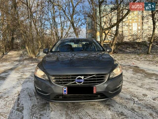 Серый Вольво С60, объемом двигателя 2 л и пробегом 225 тыс. км за 10700 $, фото 1 на Automoto.ua