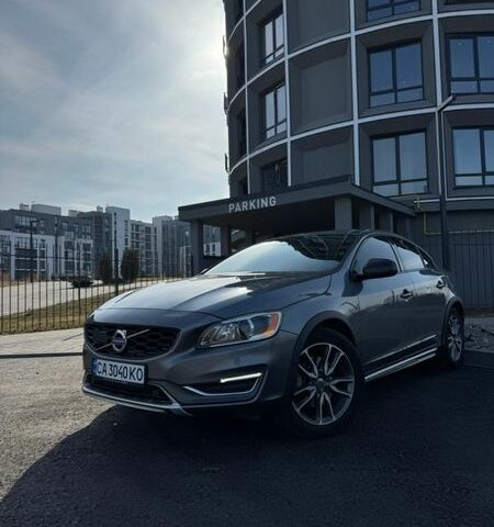 Серый Вольво С60, объемом двигателя 2.5 л и пробегом 145 тыс. км за 14800 $, фото 1 на Automoto.ua