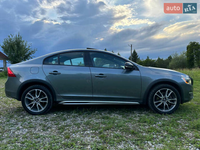 Сірий Вольво С60, об'ємом двигуна 2.52 л та пробігом 275 тис. км за 18500 $, фото 1 на Automoto.ua