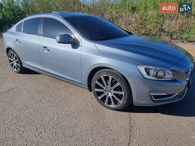Серый Вольво С60, объемом двигателя 1.97 л и пробегом 135 тыс. км за 14700 $, фото 1 на Automoto.ua
