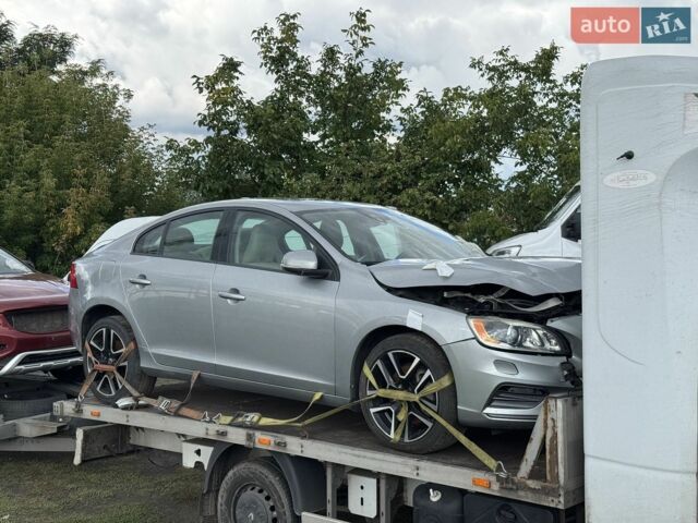 Серый Вольво С60, объемом двигателя 2 л и пробегом 99 тыс. км за 8999 $, фото 1 на Automoto.ua