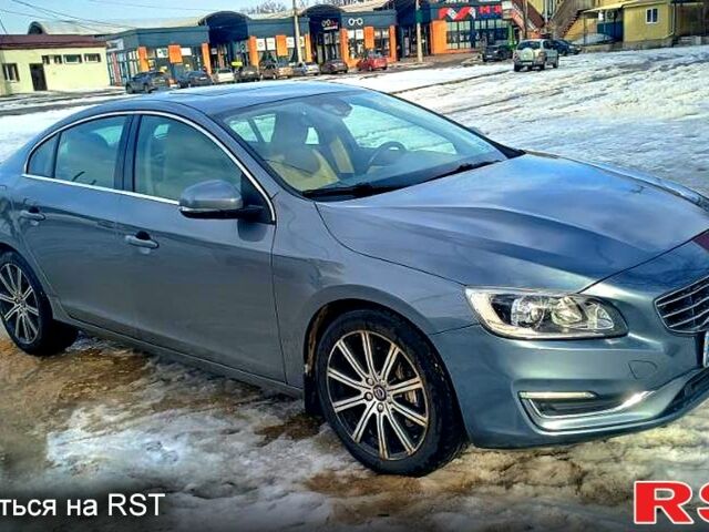 Серый Вольво С60, объемом двигателя 2 л и пробегом 144 тыс. км за 15000 $, фото 1 на Automoto.ua