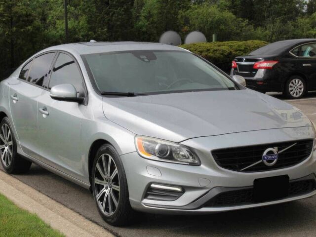 Серый Вольво С60, объемом двигателя 2 л и пробегом 59 тыс. км за 7800 $, фото 1 на Automoto.ua