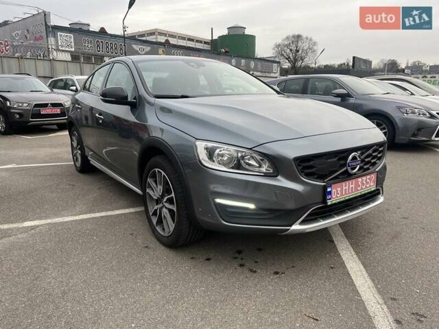 Серый Вольво С60, объемом двигателя 1.97 л и пробегом 238 тыс. км за 18999 $, фото 1 на Automoto.ua