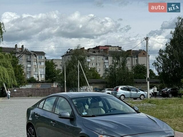 Серый Вольво С60, объемом двигателя 2 л и пробегом 111 тыс. км за 12100 $, фото 1 на Automoto.ua