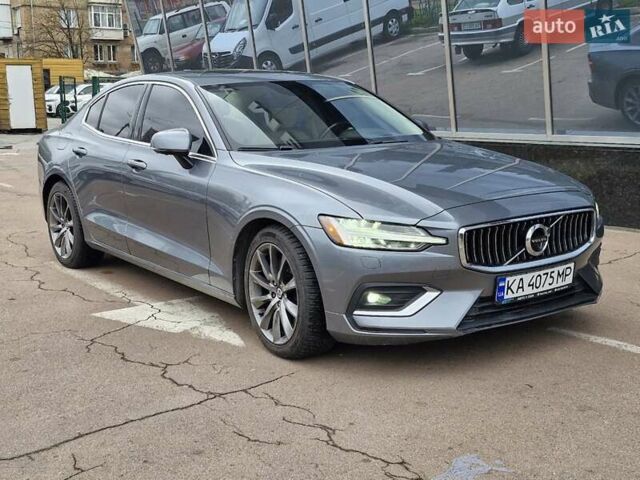 Вольво С60 2018 у Києві на Automoto.ua Сірий Вольво С60, об'ємом двигуна 2 л та пробігом 127 тис. км за 29000 $, фото 1 на Automoto.ua