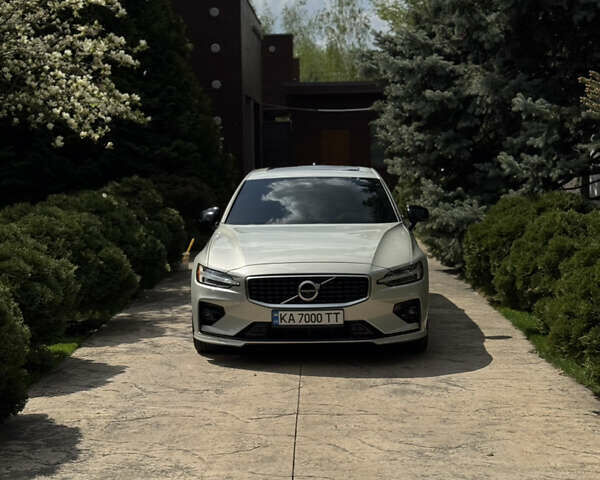 Сірий Вольво С60, об'ємом двигуна 1.97 л та пробігом 60 тис. км за 27000 $, фото 1 на Automoto.ua