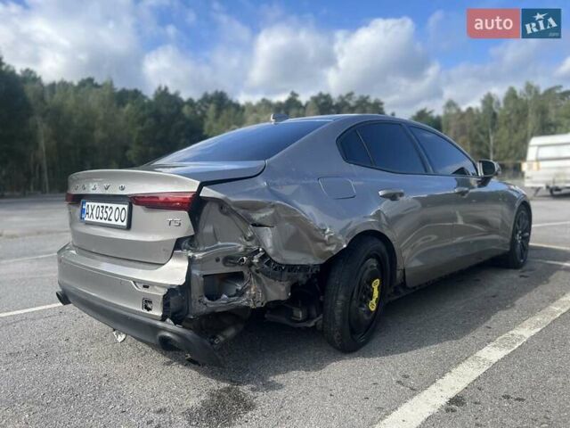 Серый Вольво С60, объемом двигателя 1.97 л и пробегом 120 тыс. км за 15500 $, фото 1 на Automoto.ua