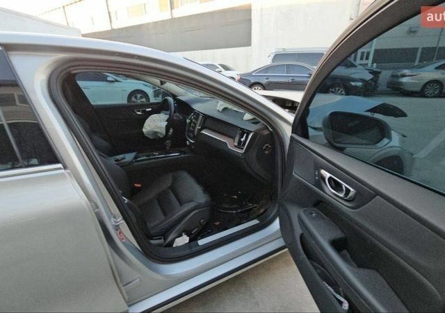 Сірий Вольво С60, об'ємом двигуна 2 л та пробігом 80 тис. км за 12500 $, фото 1 на Automoto.ua