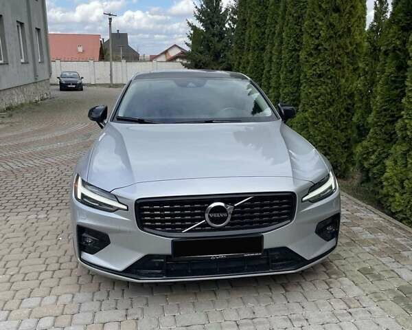 Серый Вольво С60, объемом двигателя 2 л и пробегом 30 тыс. км за 26900 $, фото 1 на Automoto.ua